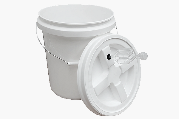 5 Gallon Fermenting Bucket With Airlock