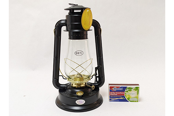 Dietz Black/Gold Blizzard Lantern