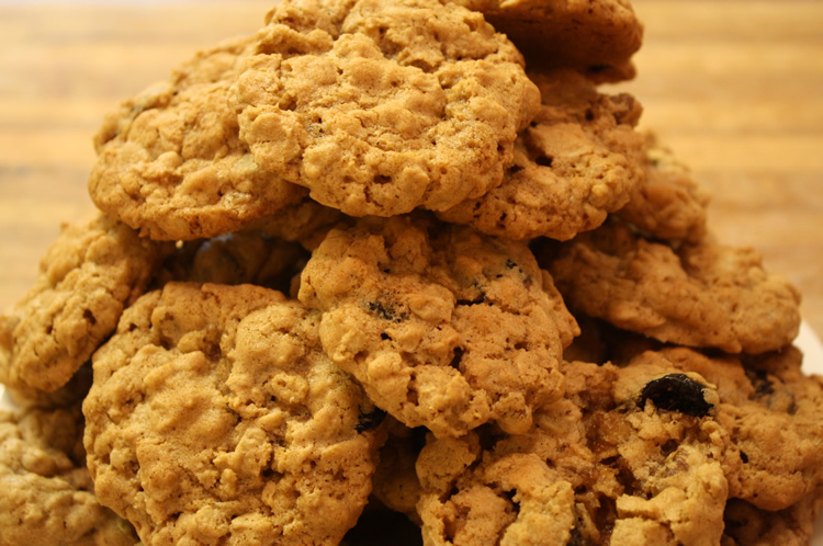 Easy Oatmeal Walnut Cookies