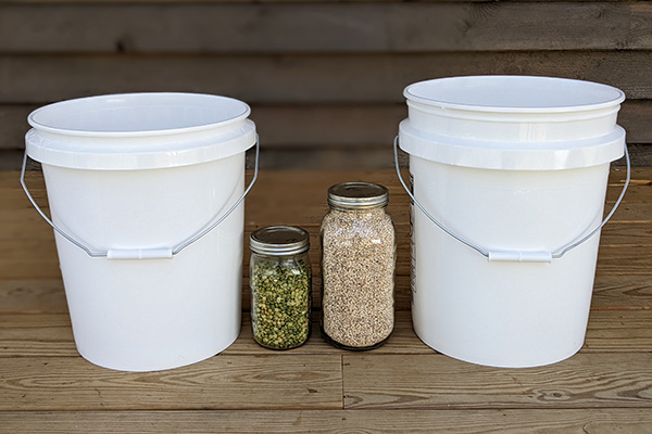 1 Gallon Bucket With Lid - Food Grade Buckets