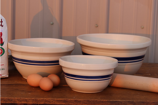 Quinn Handcrafted Stoneware Mixing Bowls - Set of 3