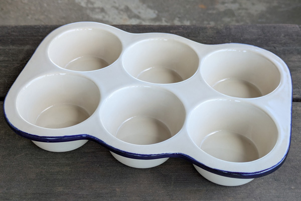 Stoneware Muffin Pan