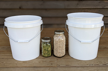 https://www.redhillgeneralstore.com/housewares/kitchen/kitacc/pics/thumbs/5-Gallon-Food-Grade-Buckets.jpg